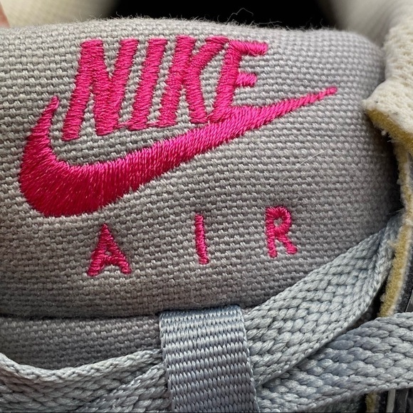 Nike Air Max Skyline 343904-004 Women's Size 8.5 Grey Pink White - Picture 10 of 11